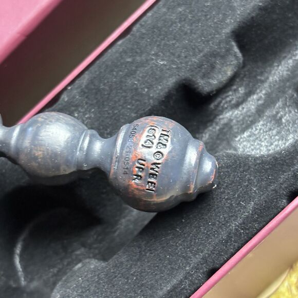 Ollivanders Wand Wizarding World of Harry Potter 14.75 Ash 3 2014 Universal NEW - Picture 2 of 4